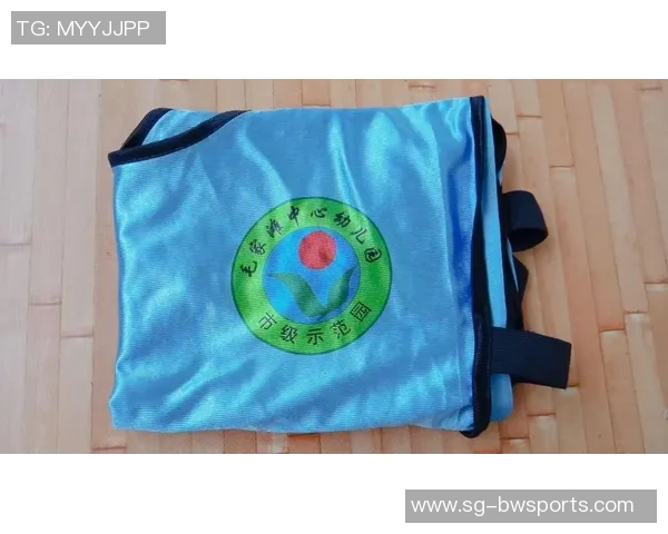 小学生足球队风采展示与训练成果分享活动邀请函